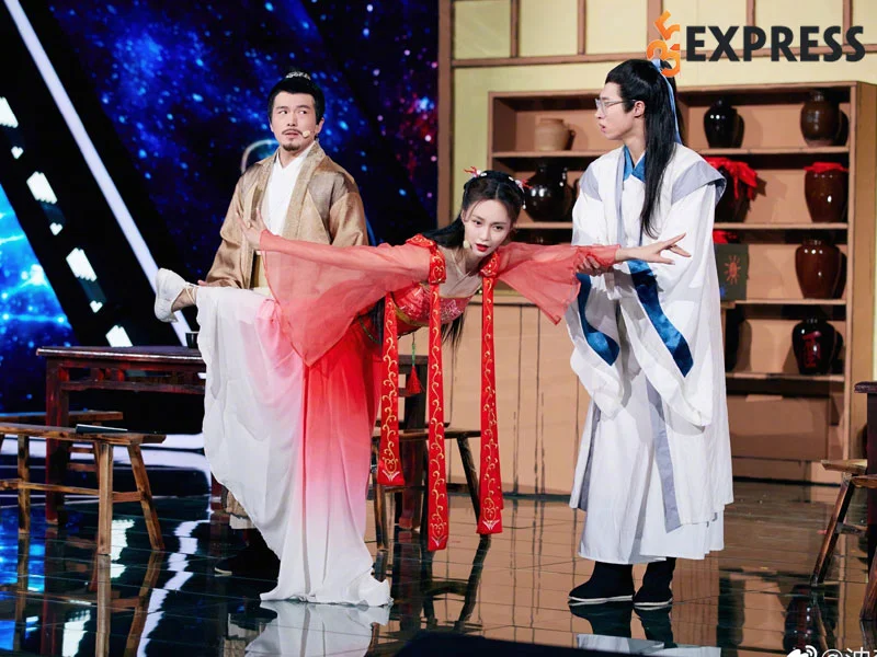 hanh-trinh-su-nghiep-cua-mc-tham-mong-than-35express