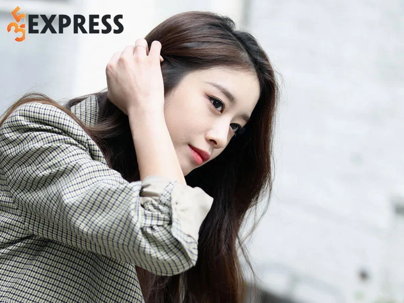 jiyeon-nu-idol-co-ca-nhan-sac-va-tai-nang-nhung-lai-thieu-may-man-1-35express