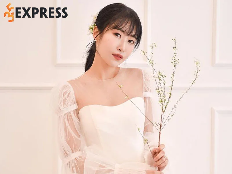 lee-se-young-bi-tien-boi-dien-chung-reply-1988-nho-ba-keo-cao-su-vao-tay-35express