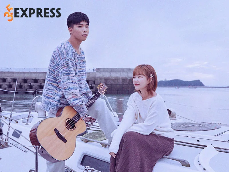 mot-so-thanh-tich-cua-nhom-nhac-akmu-35express