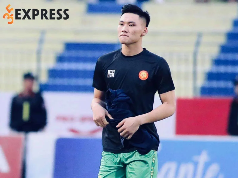 nguoi-hung-xuan-hoang-nhiem-covid-19-viet-nam-chi-con-mot-thu-mon-o-ban-ket-1-35express