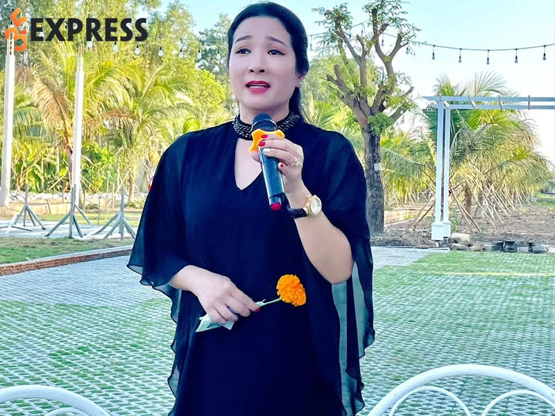 nhan-sac-thanh-thanh-hien-van-man-ma-o-tuoi-53-35express
