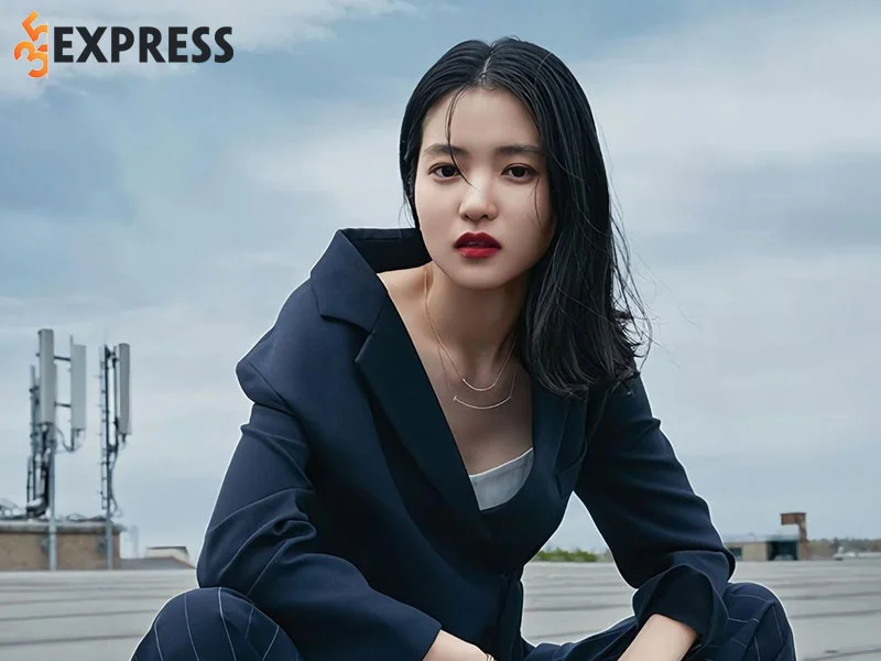 nu-than-kim-tae-ri-toa-sang-nho-phim-19-1-35express