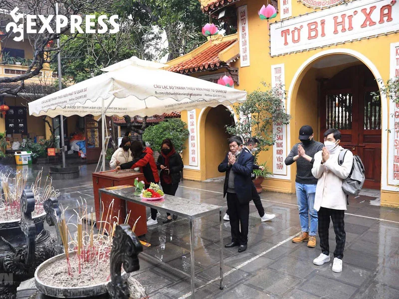 ram-thang-gieng-ngay-nao-nam-2022-35express