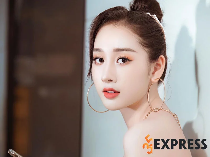 su-nghiep-cua-nang-a-hau-xuan-quynh-1-35express