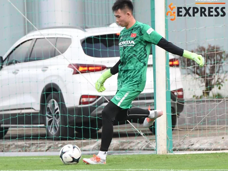 su-nghiep-cua-thu-mon-quan-van-chuan-35express