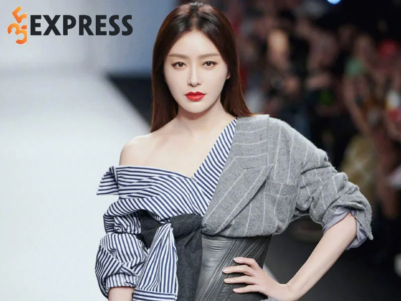 tan-lam-o-tuoi-42-xinh-dep-giau-co-nhung-van-le-bong-mot-minh-35express