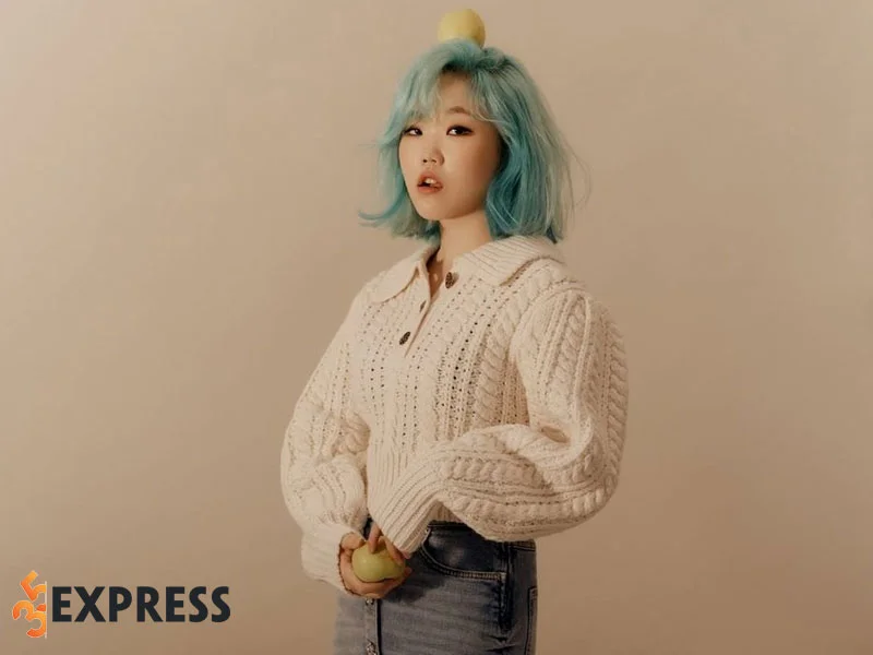thanh-vien-cua-nhom-nhac-akmu-lee-su-hyun-35express