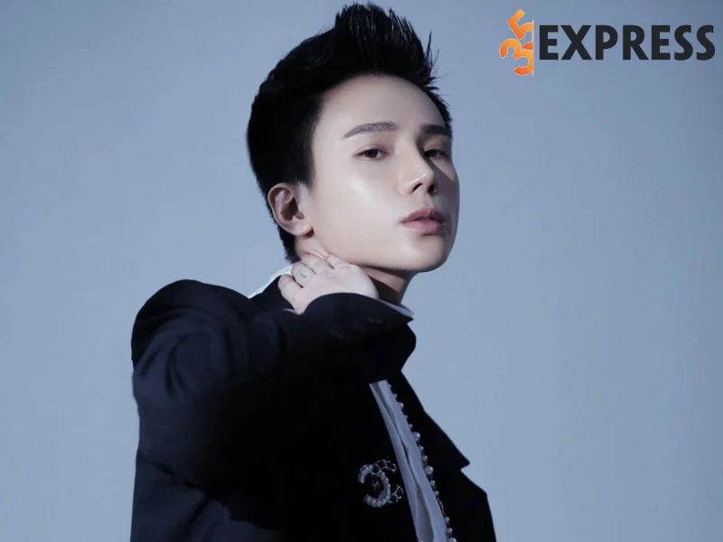 tom-tat-tieu-su-ly-lich-ve-makeup-artist-ty-le-35express