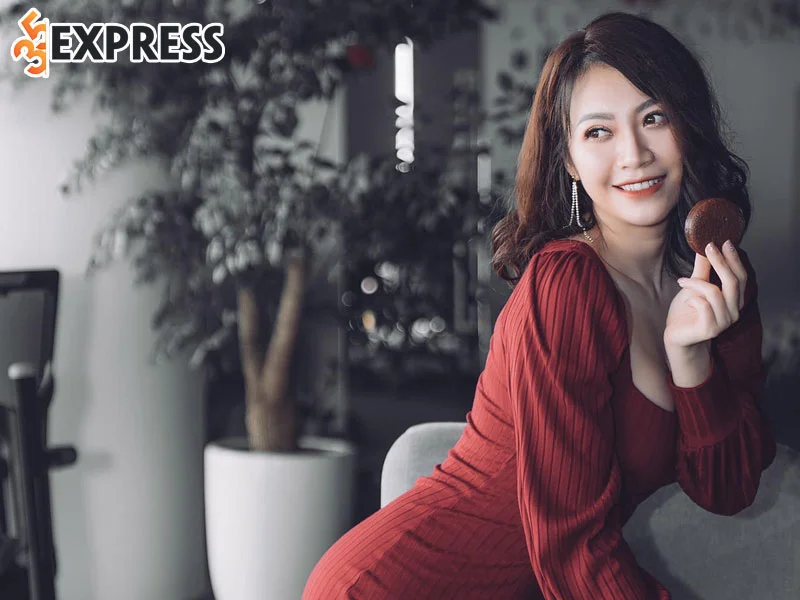tom-tat-tieu-su-thong-tin-ly-lich-cua-ngan-lee-35express