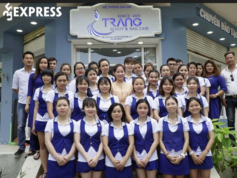 trung-tam-dao-tao-nail-trang-noi-day-nail-tai-tphcm-35express