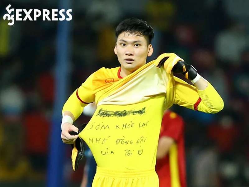 xuan-hoang-truyen-thong-diep-xuc-dong-trong-tran-thang-u23-thai-lan-35express
