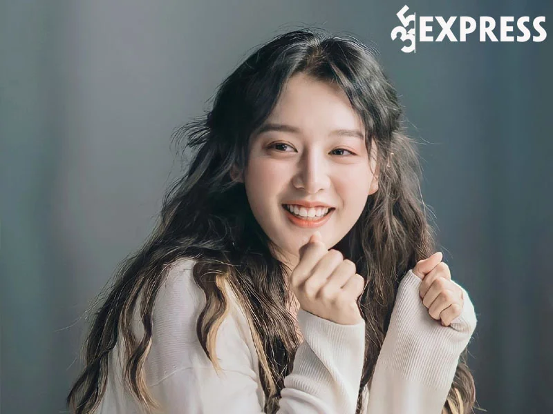 ben-duyen-voi-su-nghiep-idol-than-tuong-nu-cua-kim-ji-won-35express
