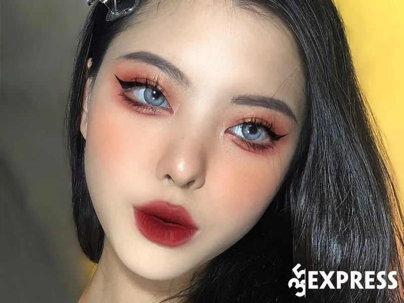 chot-ha-drama-giua-makeup-artist-co-dao-va-vo-ha-linh-1-35express