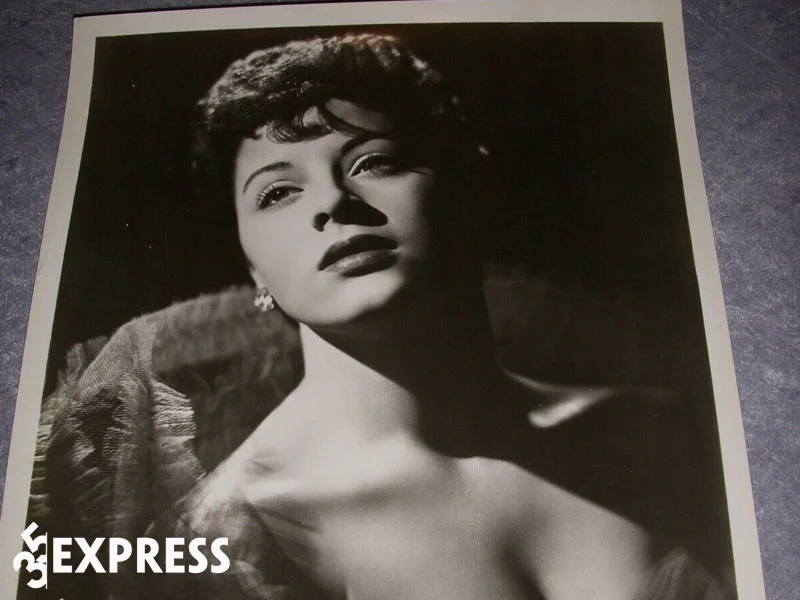 cuoc-song-doi-tu-cua-ca-si-eileen-rodgers-35express