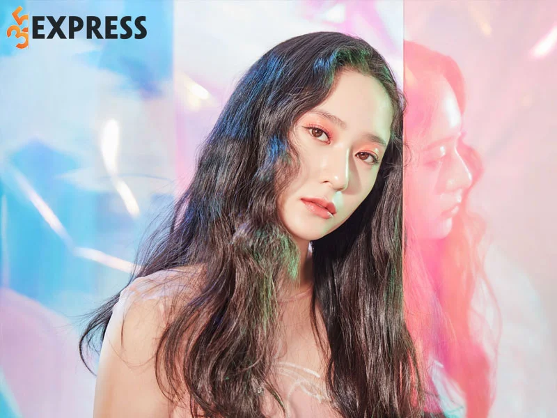 doi-tu-cua-ca-si-krystal-jung-35express