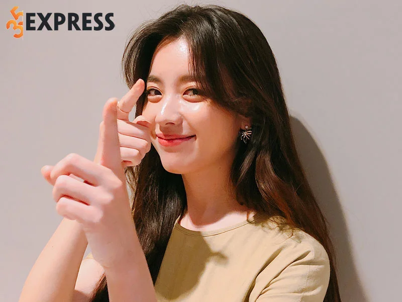 han-hyo-joo-va-nhung-lum-xum-thi-phi-tu-gia-dinh-1-35express