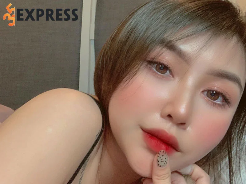 hotgirl-le-vo-ngoc-han-vua-noi-len-da-dinh-ngay-hang-loat-lum-xum-35express