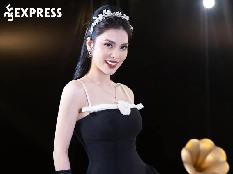 mc-kim-huyen-sam-la-ai-1-35express