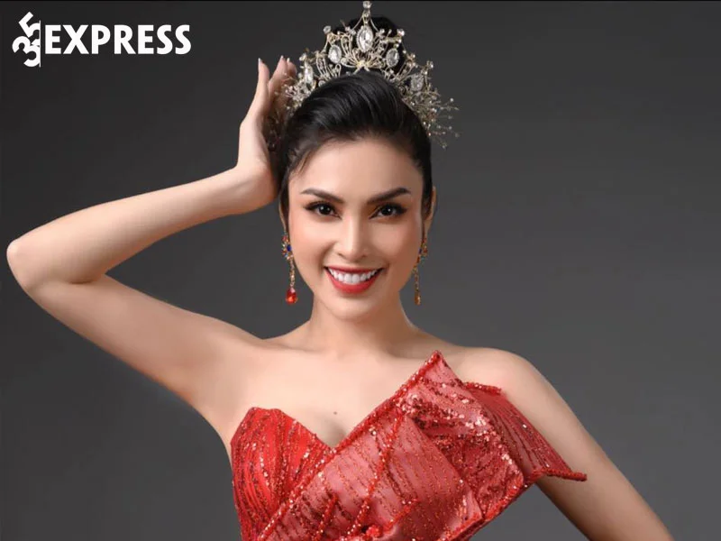 mc-kim-huyen-sam-yeu-ca-hat-thanh-cong-hon-voi-nghe-mc-1-35express