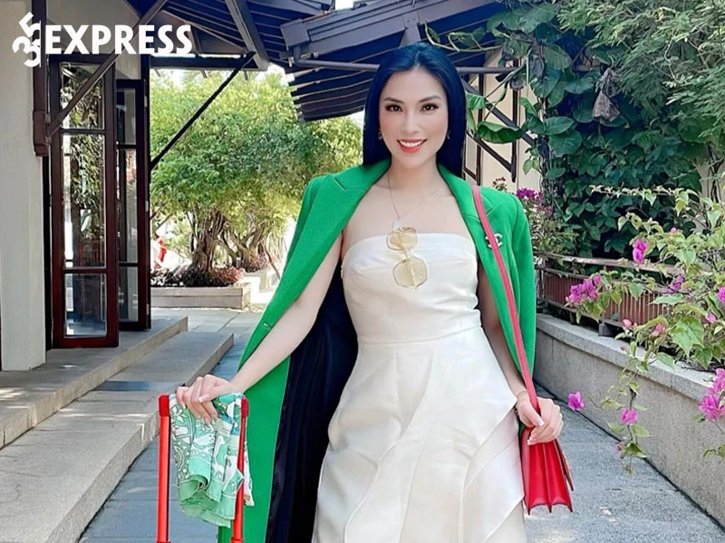 mc-kim-huyen-sam-yeu-ca-hat-thanh-cong-hon-voi-nghe-mc-35express