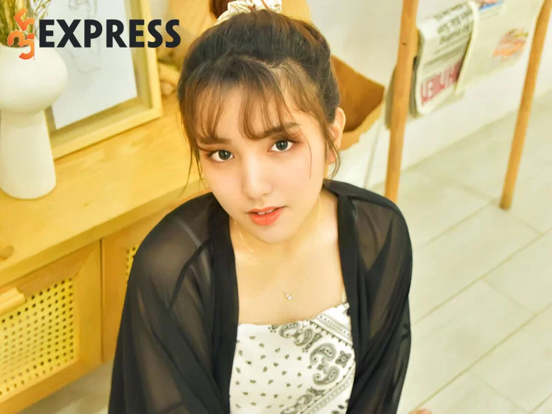 mot-so-buc-anh-noi-bat-cua-nguoi-mau-mai-vy-2-35express