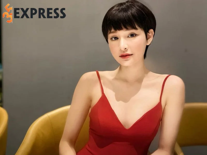 nhan-sac-hien-ho-qua-thoi-gian-tu-ngo-ngac-den-ngo-ngang-9-35express