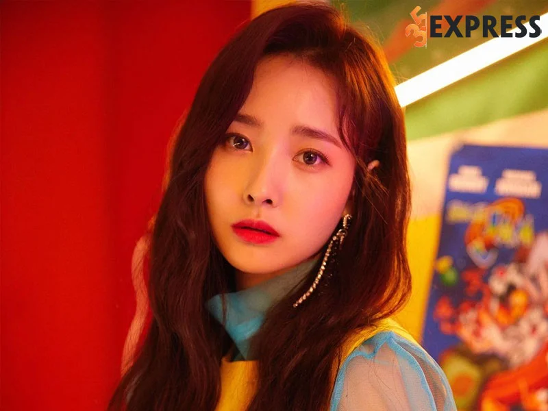 su-nghiep-ca-hat-cua-bae-woo-hee-1-35express