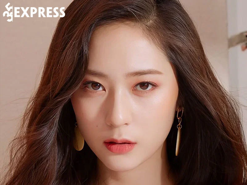 su-nghiep-ca-hat-cua-nu-ca-si-krystal-2-35express