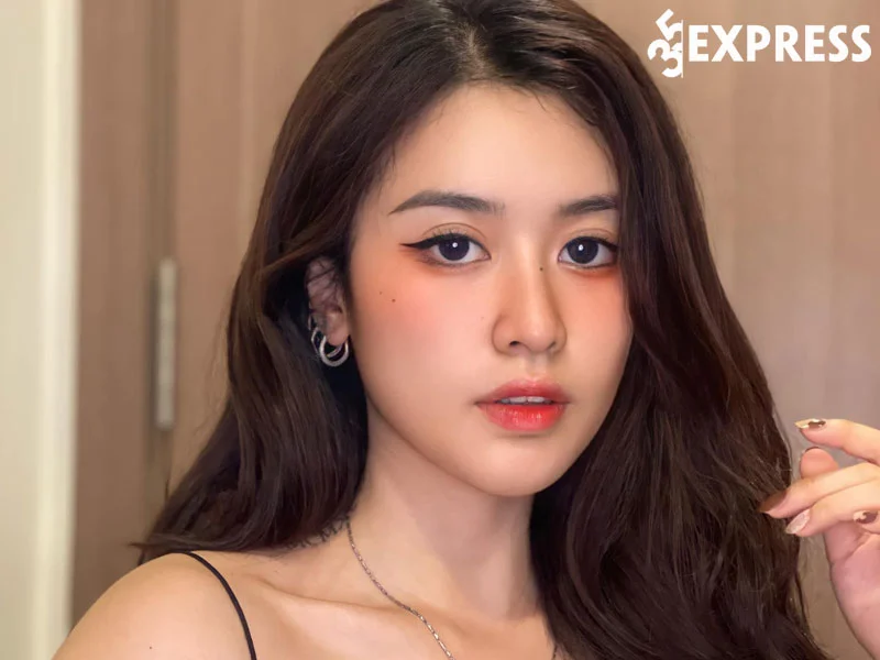 su-nghiep-cua-nu-dien-vien-quyen-qui-1-35express