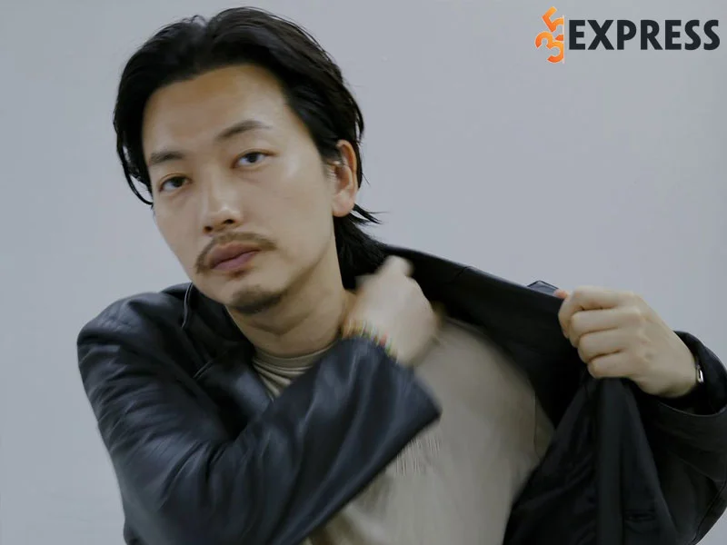 su-nghiep-dien-xuat-cua-lee-dong-hwi-2-35express