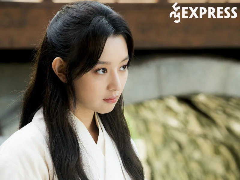 su-nghiep-dien-xuat-thang-hoa-cua-dien-vien-kim-ji-won-35express
