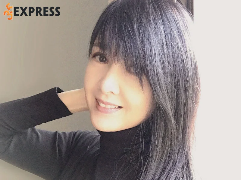 to-am-vien-man-cua-chau-hue-man-o-tuoi-53-35express
