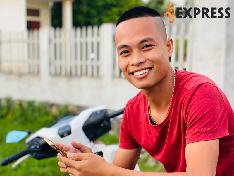 tom-tat-tieu-su-ly-lich-cua-youtuber-tre-tuoi-hai-vlogs-35express