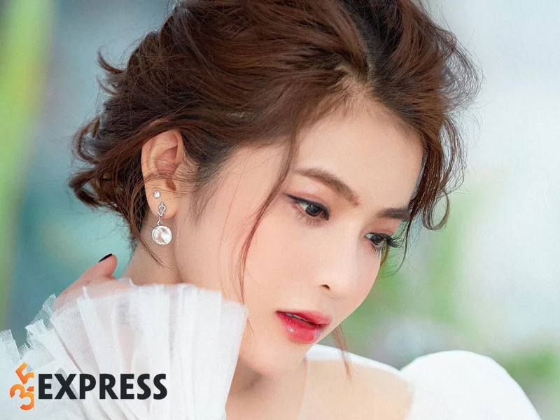 tom-tat-tieu-su-ly-lich-ve-bao-yen-rosie-35express