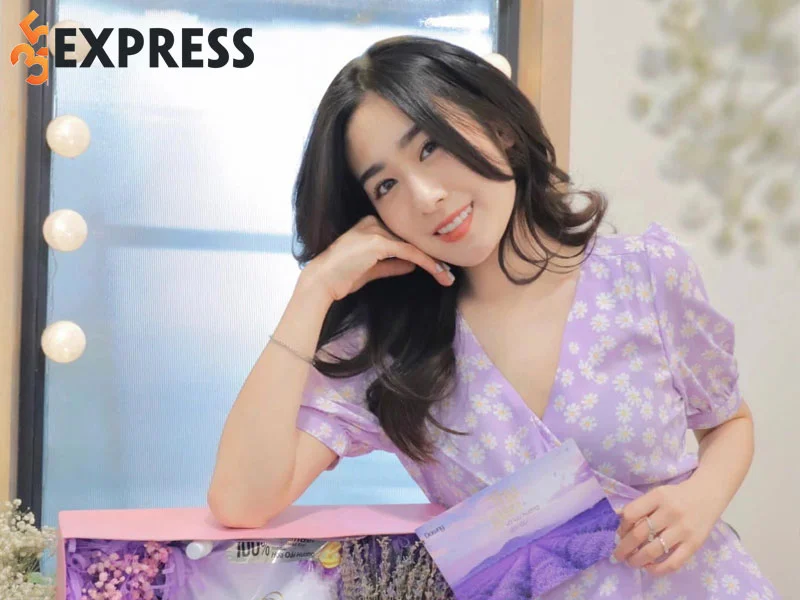 tom-tat-tieu-su-ly-lich-ve-hot-mom-trang-lou-35express