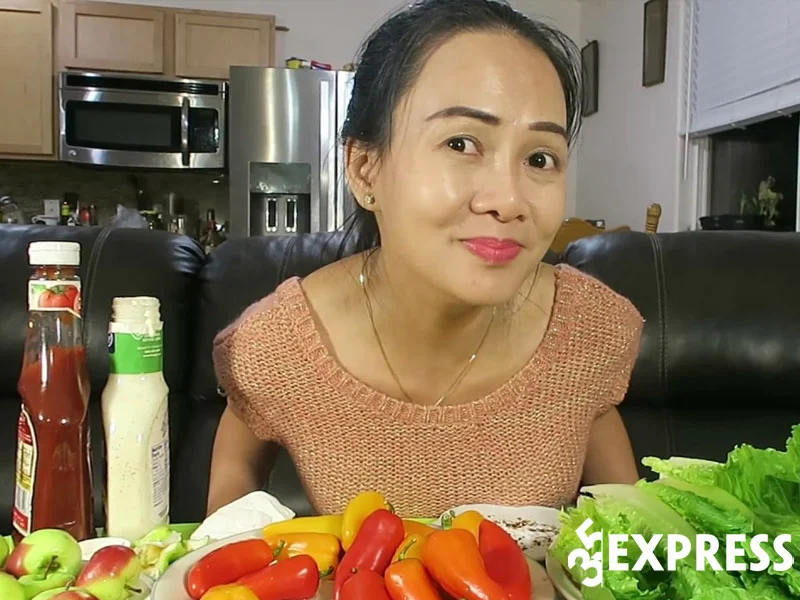 tom-tat-tieu-su-thong-tin-ly-lich-cua-vlogger-vinh-nguyen-thi-35express