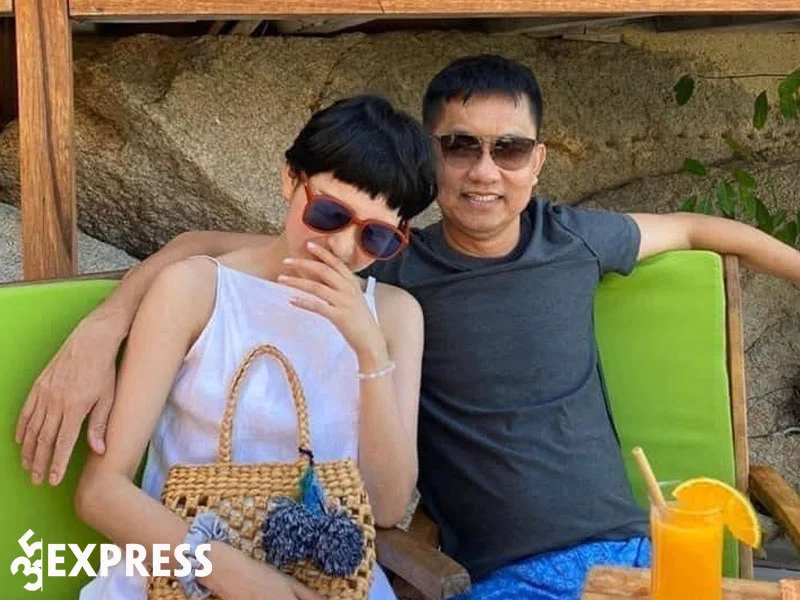 tong-hop-loat-anh-cua-hien-ho-cung-ceo-ho-nhan-xuat-hien-khap-mxh-14-35express