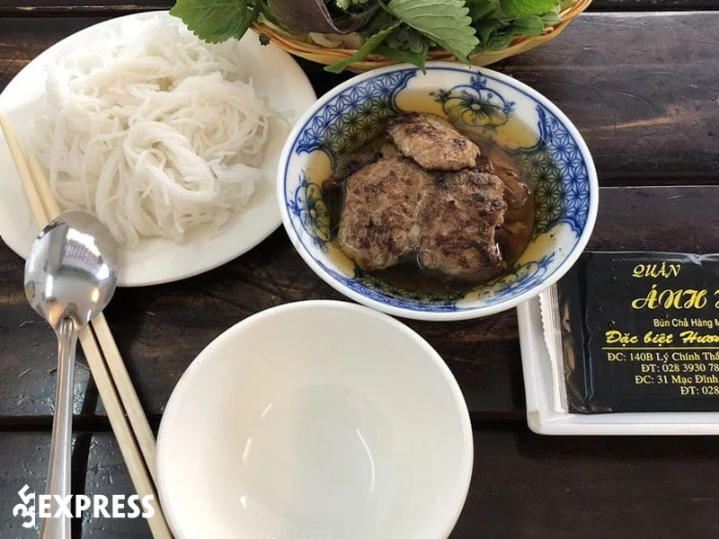 bun-cha-anh-hong-quan-bun-cha-ha-noi-tai-tphcm-35express