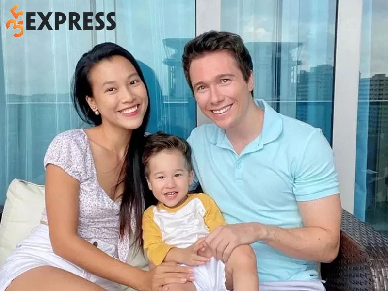 chong-tay-jack-cole-xac-nhan-tin-don-ly-hon-voi-a-hau-hoang-oanh-35express