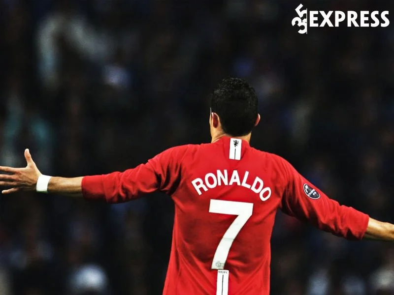 cristiano-ronaldo-huyen-thoai-bong-da-the-gioi-35express