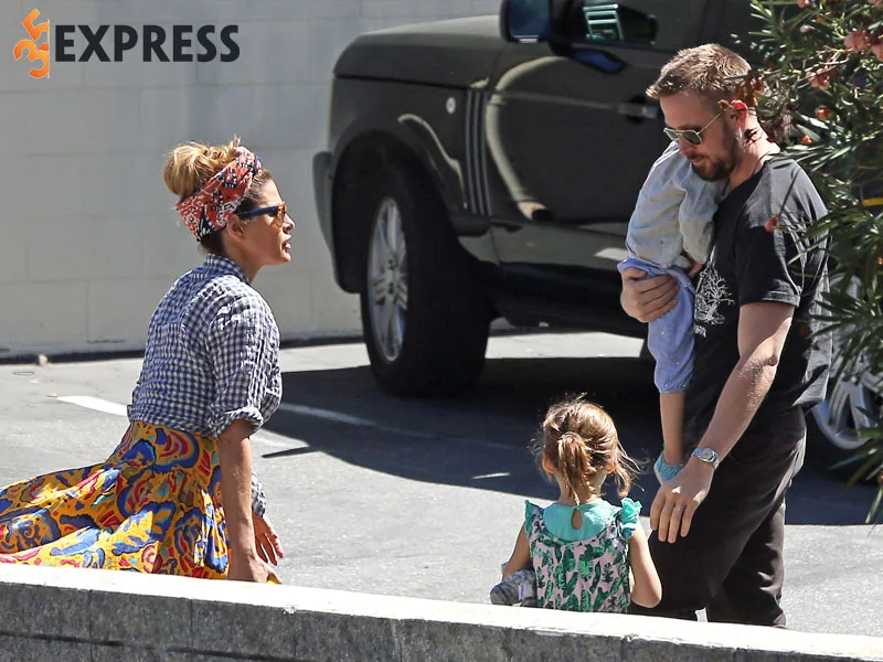 cuoc-doi-kin-tieng-cua-nam-dien-vien-ryan-gosling-35express