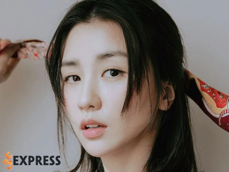 dien-vien-park-ha-sun-la-ai-1-35express