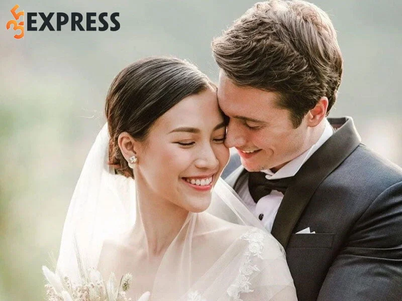 doi-tu-cua-a-hau-hoang-oanh-1-35express