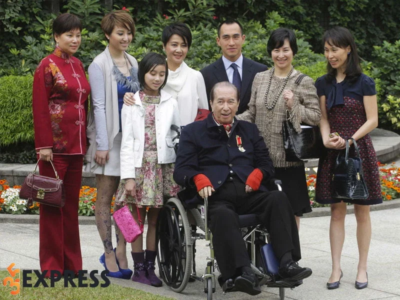 doi-tu-cua-doanh-nhan-ha-hong-san-3-35express