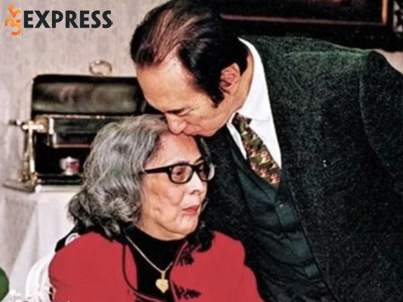 doi-tu-cua-doanh-nhan-ha-hong-san-4-35express