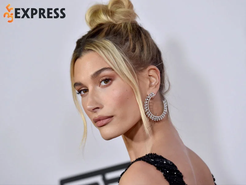 hailey-bieber-tu-gia-san-dien-thoi-trang-1-35express