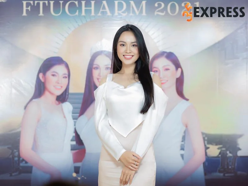 huynh-pham-thuy-tien-ru-bo-rao-can-va-tham-gia-cac-cuoc-thi-nhan-sac-35express