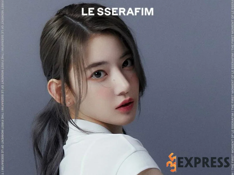 miyawaki-sakura-chuan-bi-ra-mat-voi-le-sserafim-35express