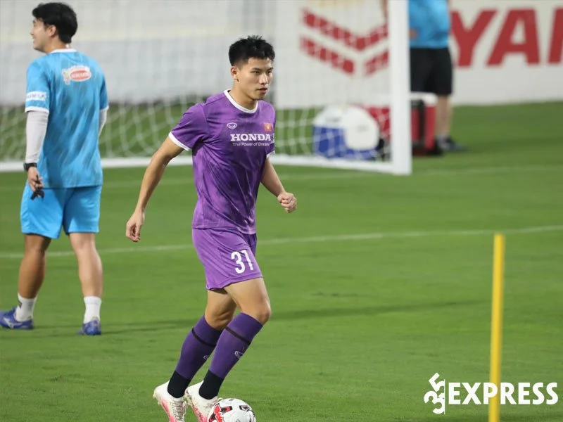 nguyen-thanh-binh-thanh-cong-tro-thanh-thanh-vien-cua-doi-tuyen-bong-da-quoc-gia-35express